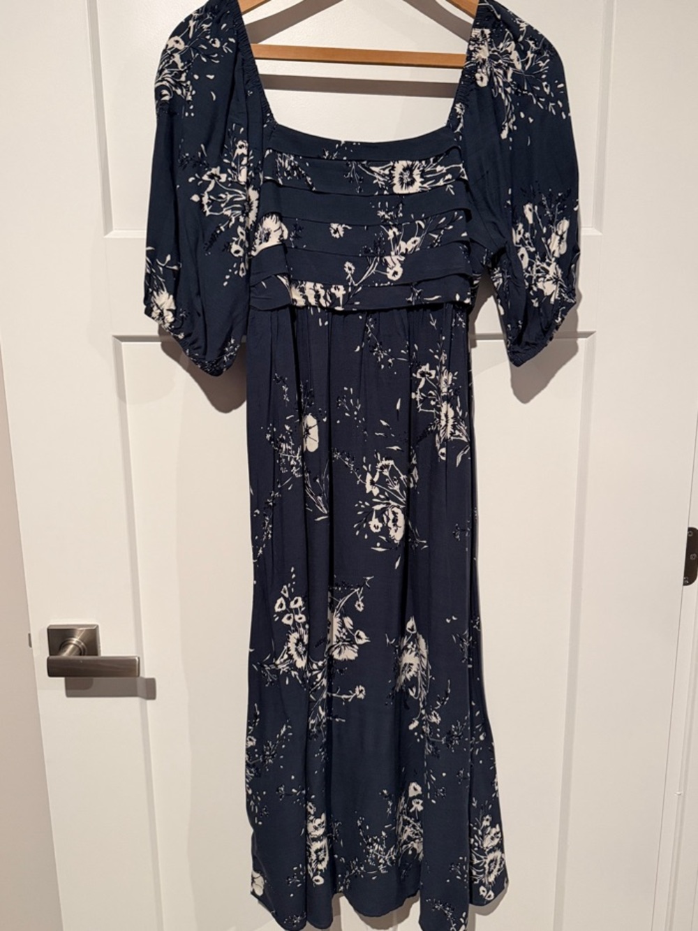 Maurices Navy and White Floral Puff-Sleeve Midi Dress Sz Small